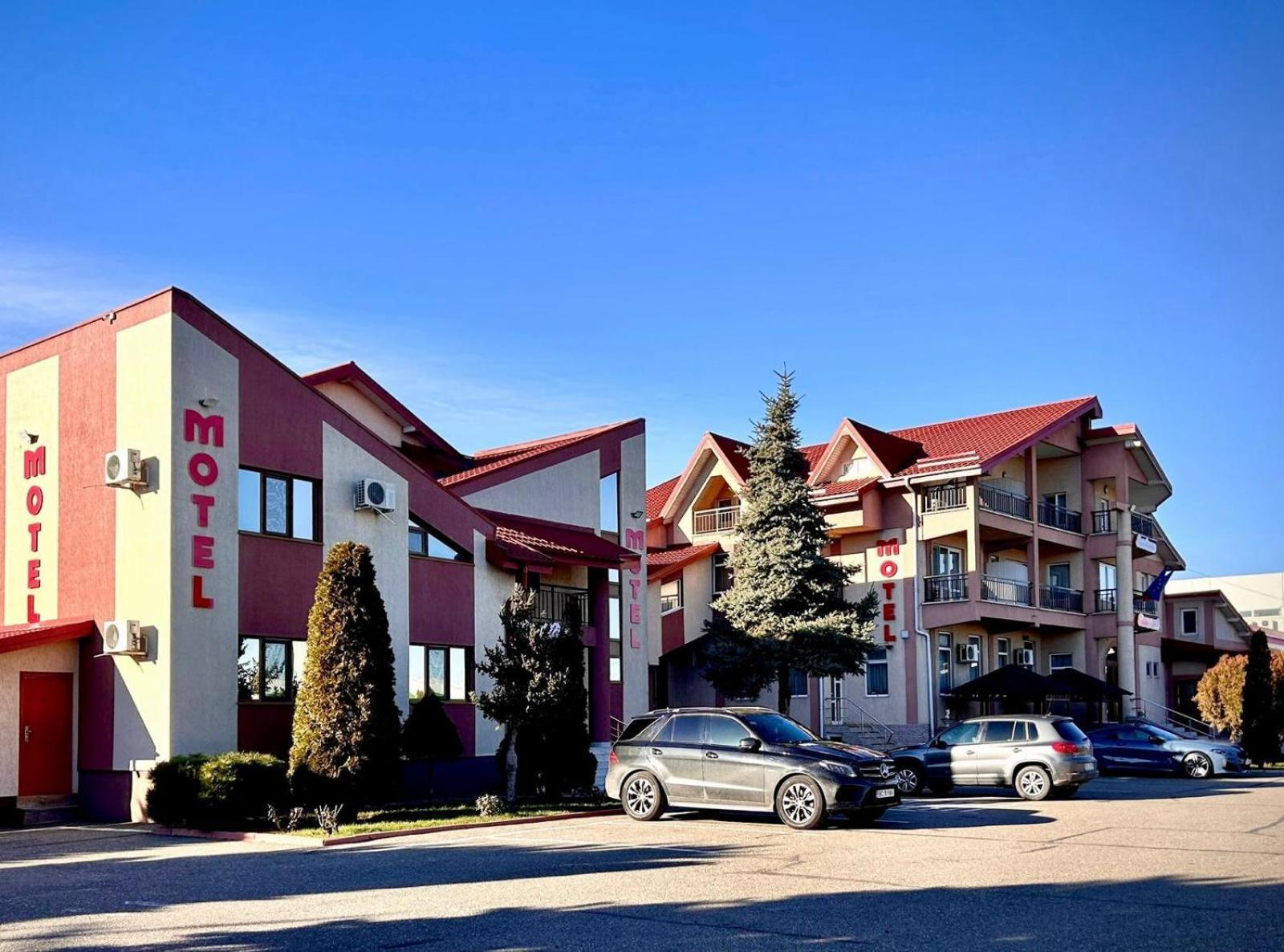 Hotel Levisticum Бакэу Экстерьер фото